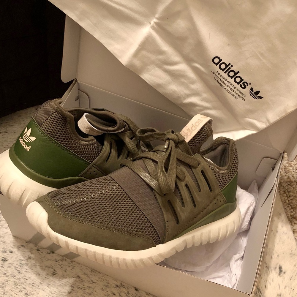 Adidas Tennis Shoes